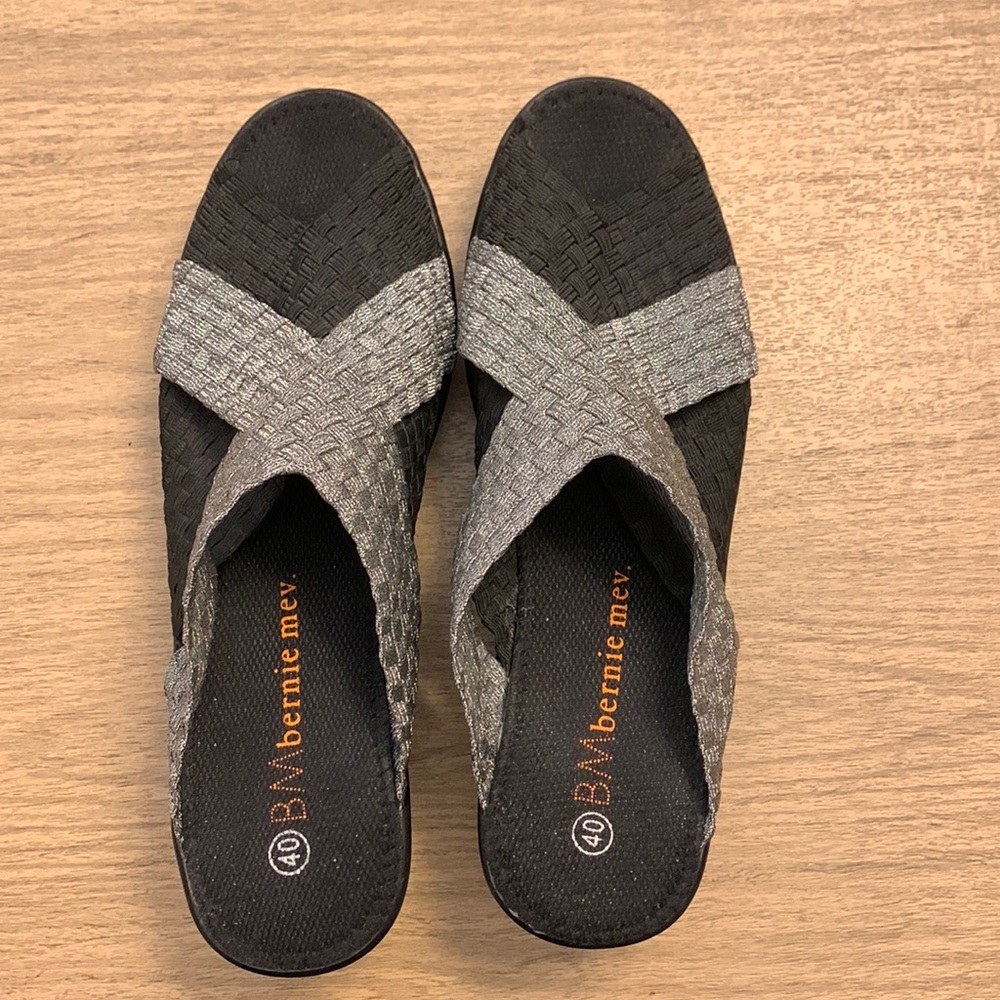 Bernie Mev Bernadette - Slip-on Open Toe Wedges